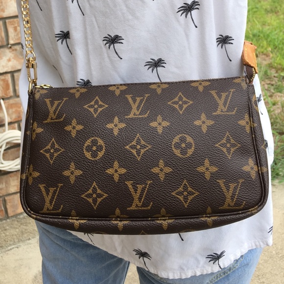 Louis Vuitton Handbags - Louis Vuitton pouch pochette crossbody